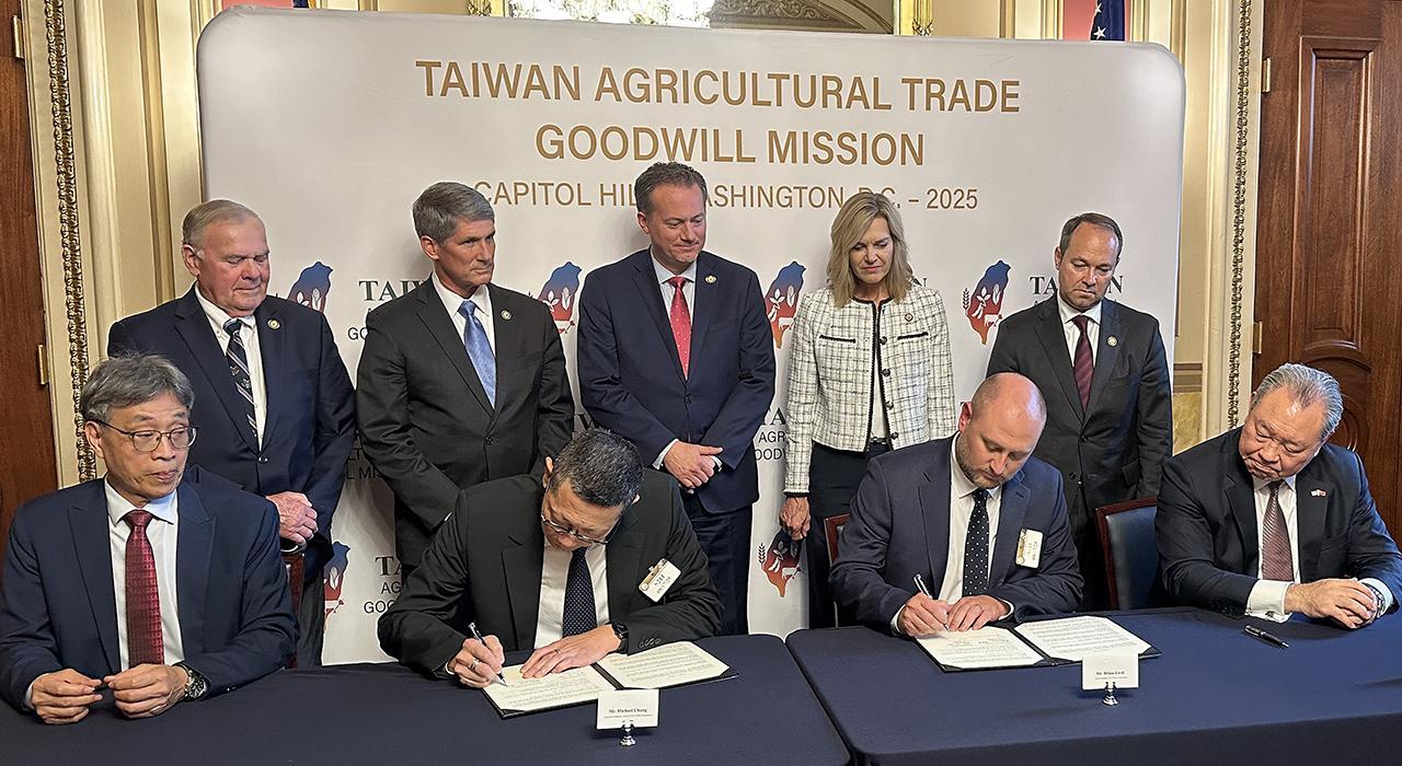 Taiwan Goodwill Mission Signs Letter of Intent to Purchase 132 Million Bushels of U.S. Wheat